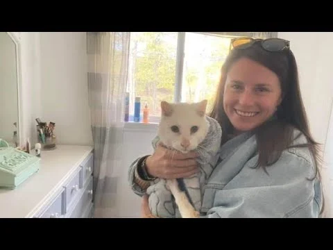 A Purr-fect Reunion After Half a Decade Apart